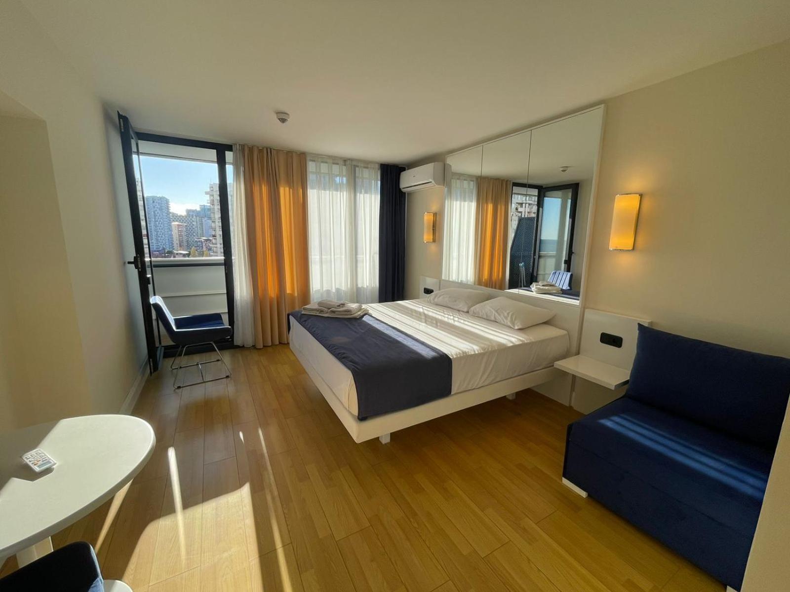 Orbi Aparthotel In Batumi Exteriör bild