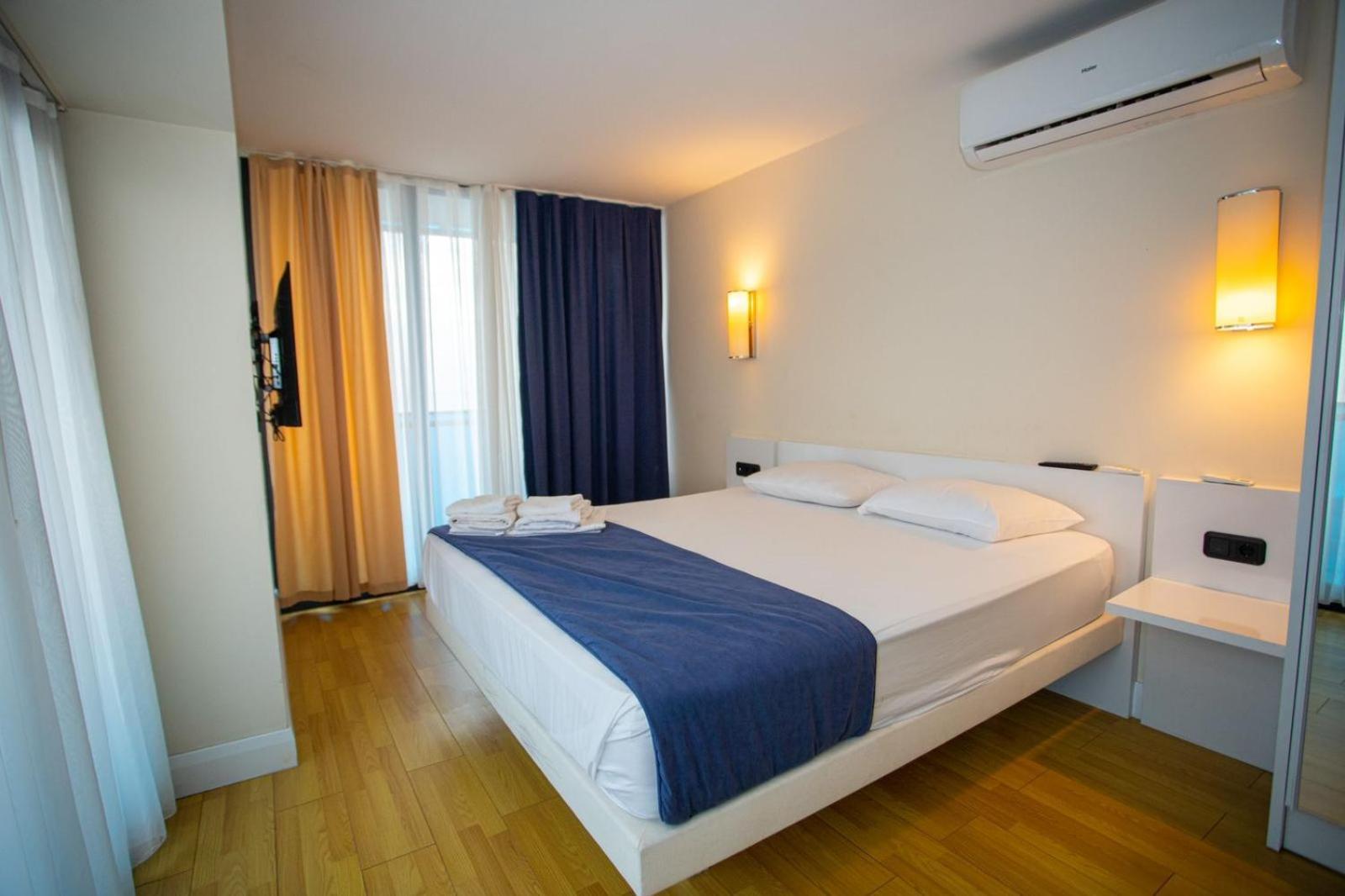 Orbi Aparthotel In Batumi Exteriör bild