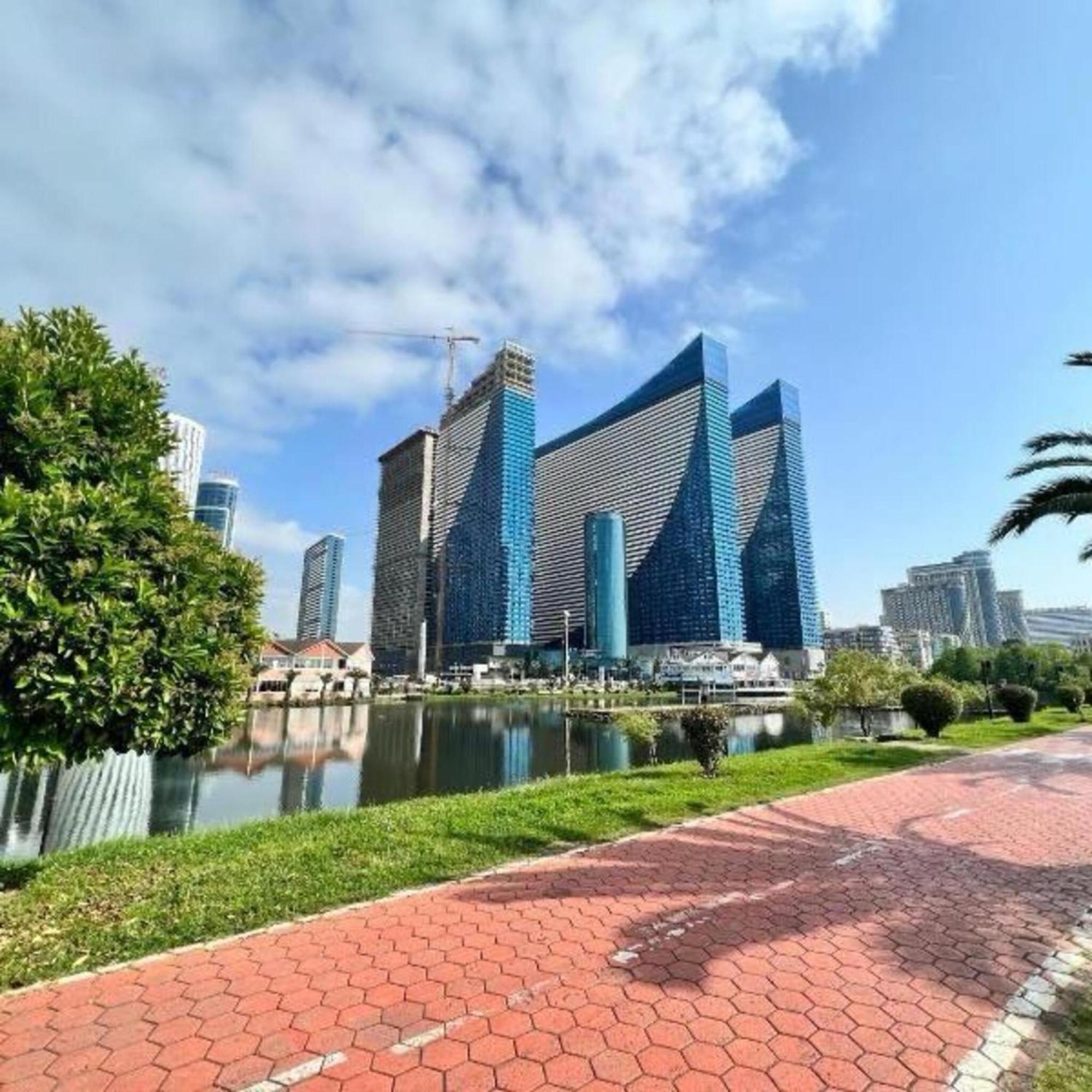 Orbi Aparthotel In Batumi Exteriör bild