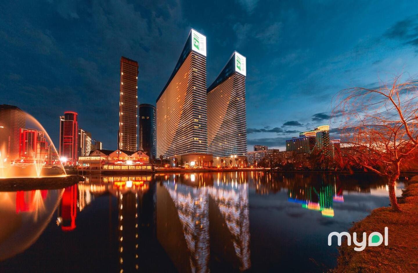 Orbi Aparthotel In Batumi Exteriör bild